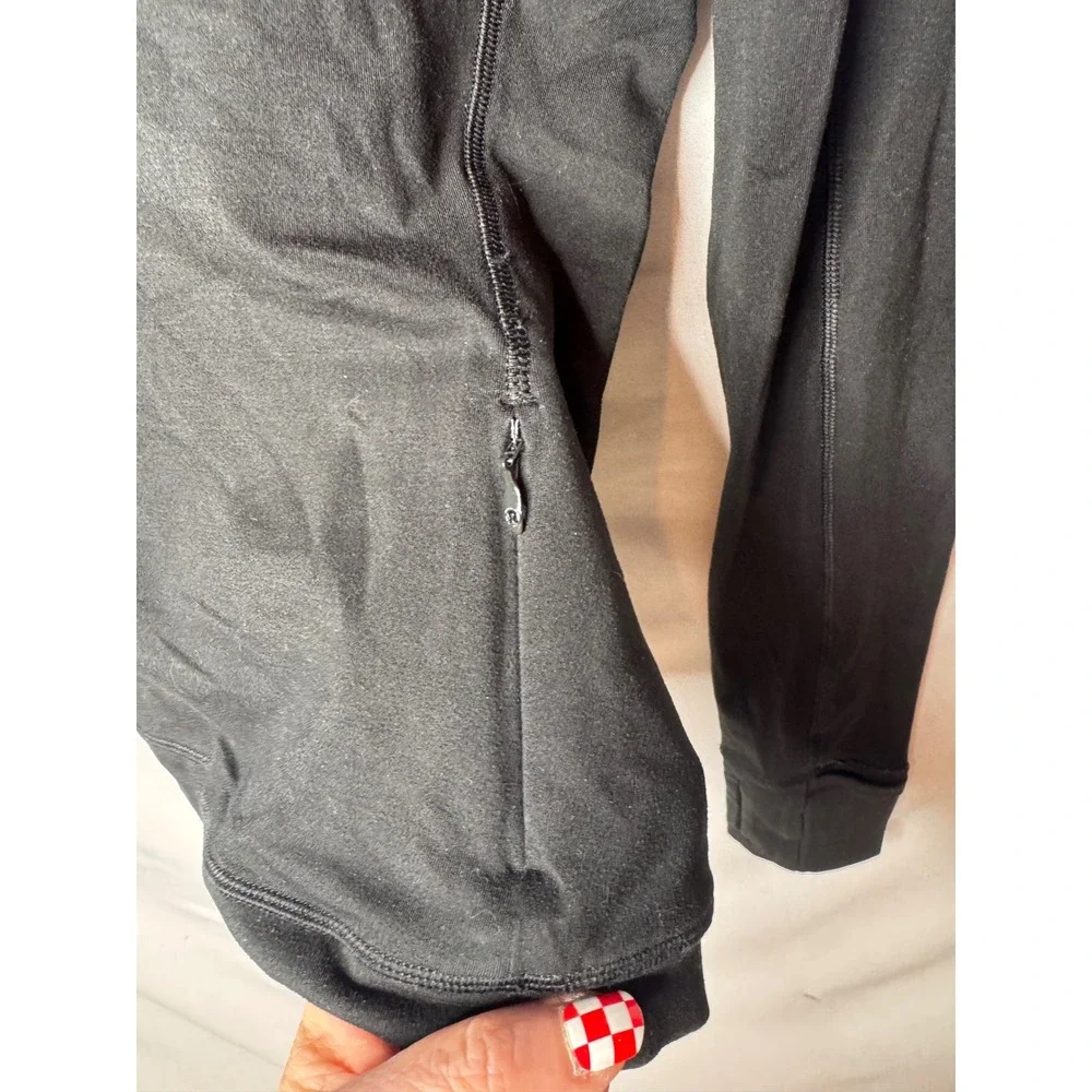 Lululemon Rulu Black Long Sleeve Running Top Thumbholes Zip Pocket Size 2